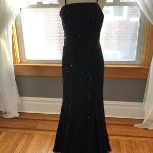 SUGARPLUM BLACK STRAPLESS GOWN SIZE 4